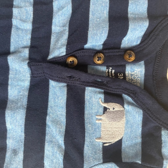 Carter’s Onsie - Picture 2 of 3